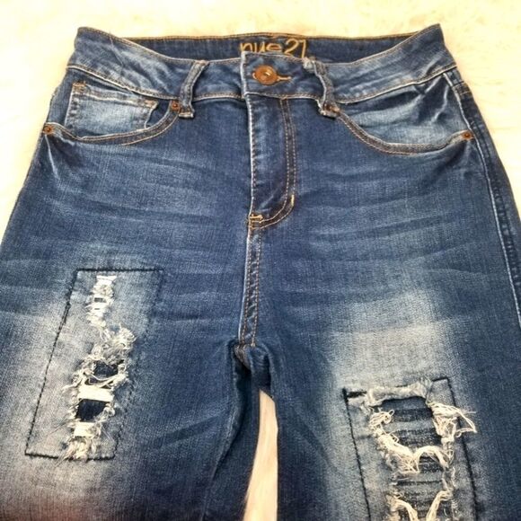 Rue 21 Jeans. High Rise Skinny. Size 4 - Picture 1 of 15
